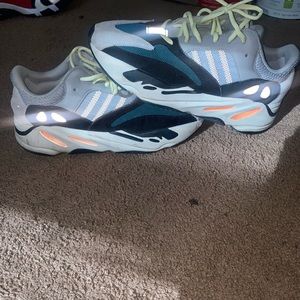 Adidas Yeezy Boost 700